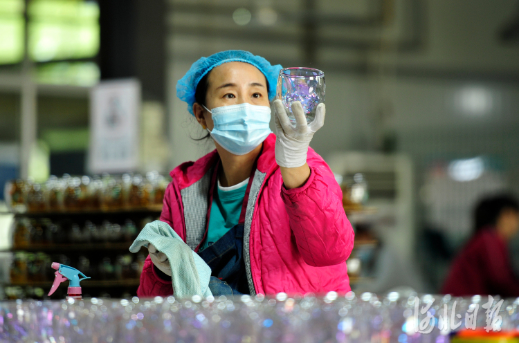河北河间:工艺玻璃制造行业有序复工